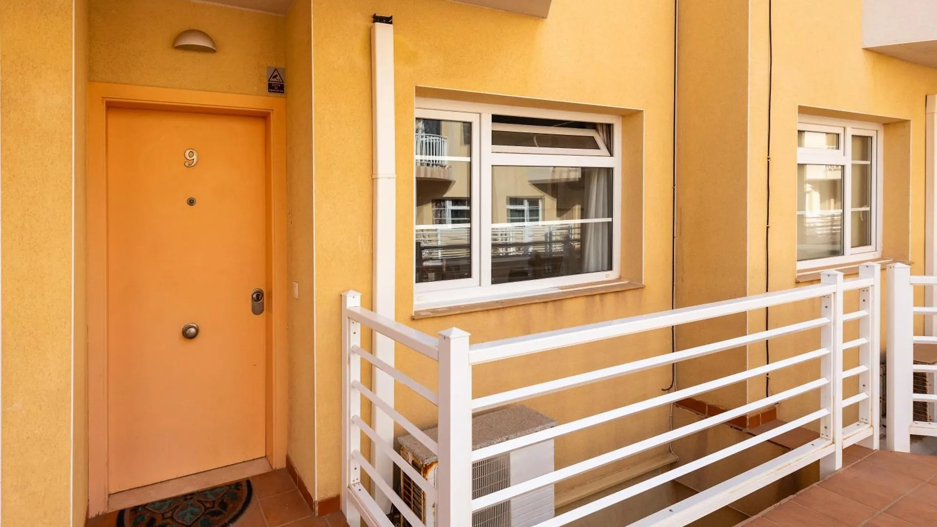 Modern 3 Bedroom House With Large Pool And Fast Internet, 100Ft From The Sea - Sleeps 6 Caleta De Fuste 0*,  Spain