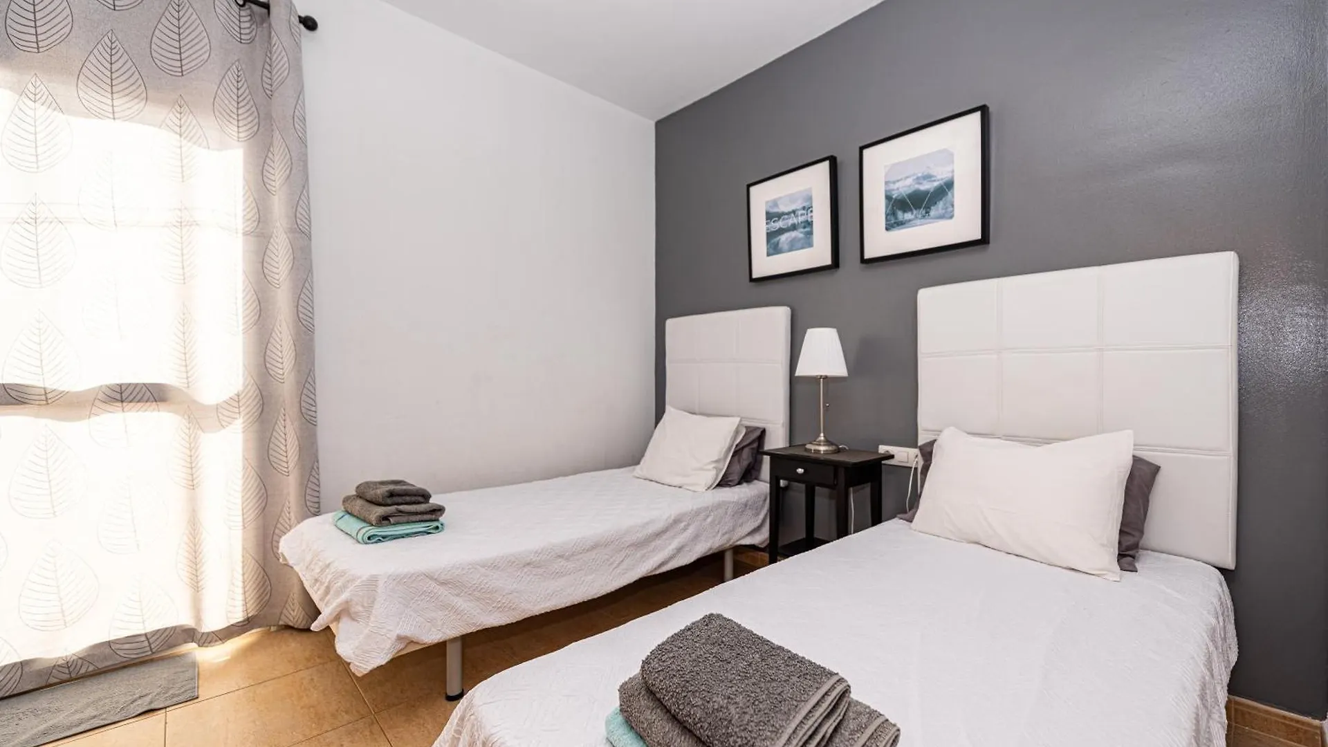 Modern 3 Bedroom House With Large Pool And Fast Internet, 100Ft From The Sea - Sleeps 6 Caleta De Fuste Holiday home
