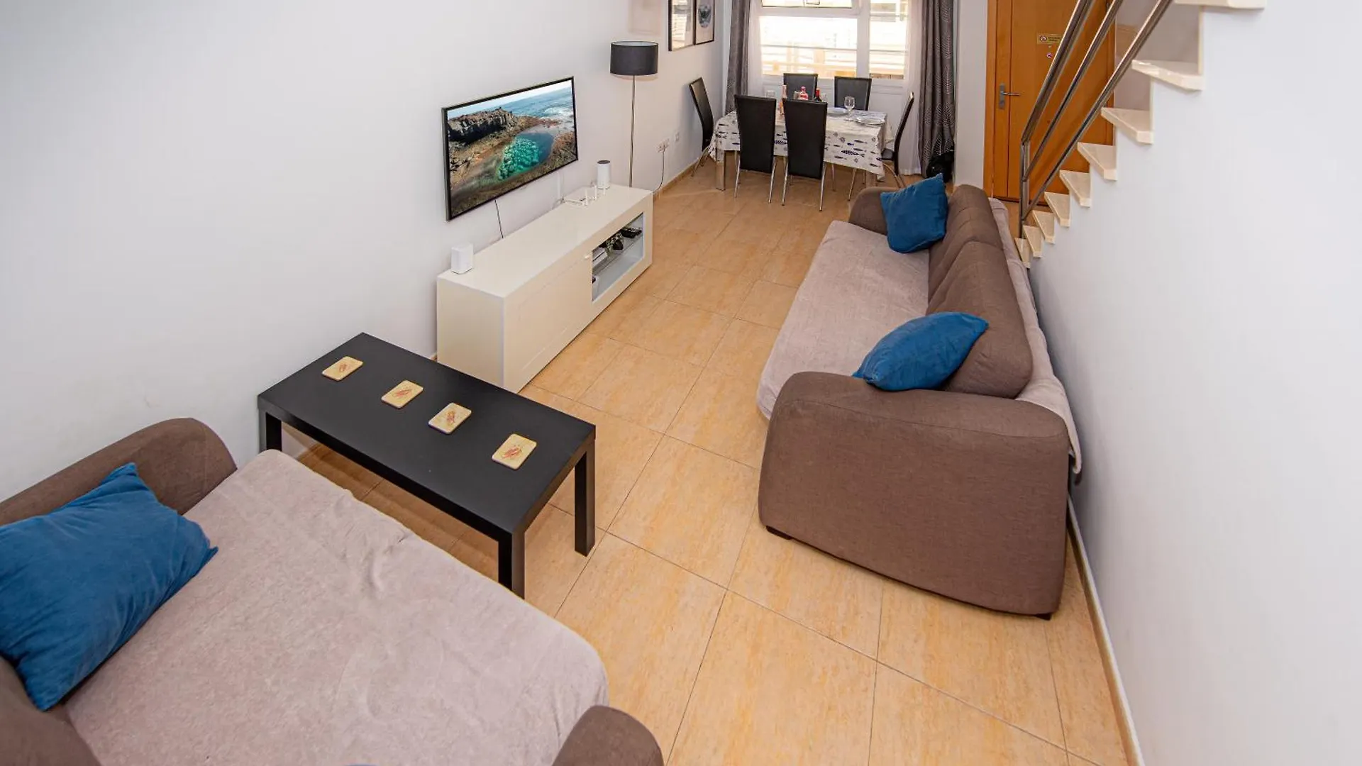 Modern 3 Bedroom House With Large Pool And Fast Internet, 100Ft From The Sea - Sleeps 6 Caleta De Fuste Spain