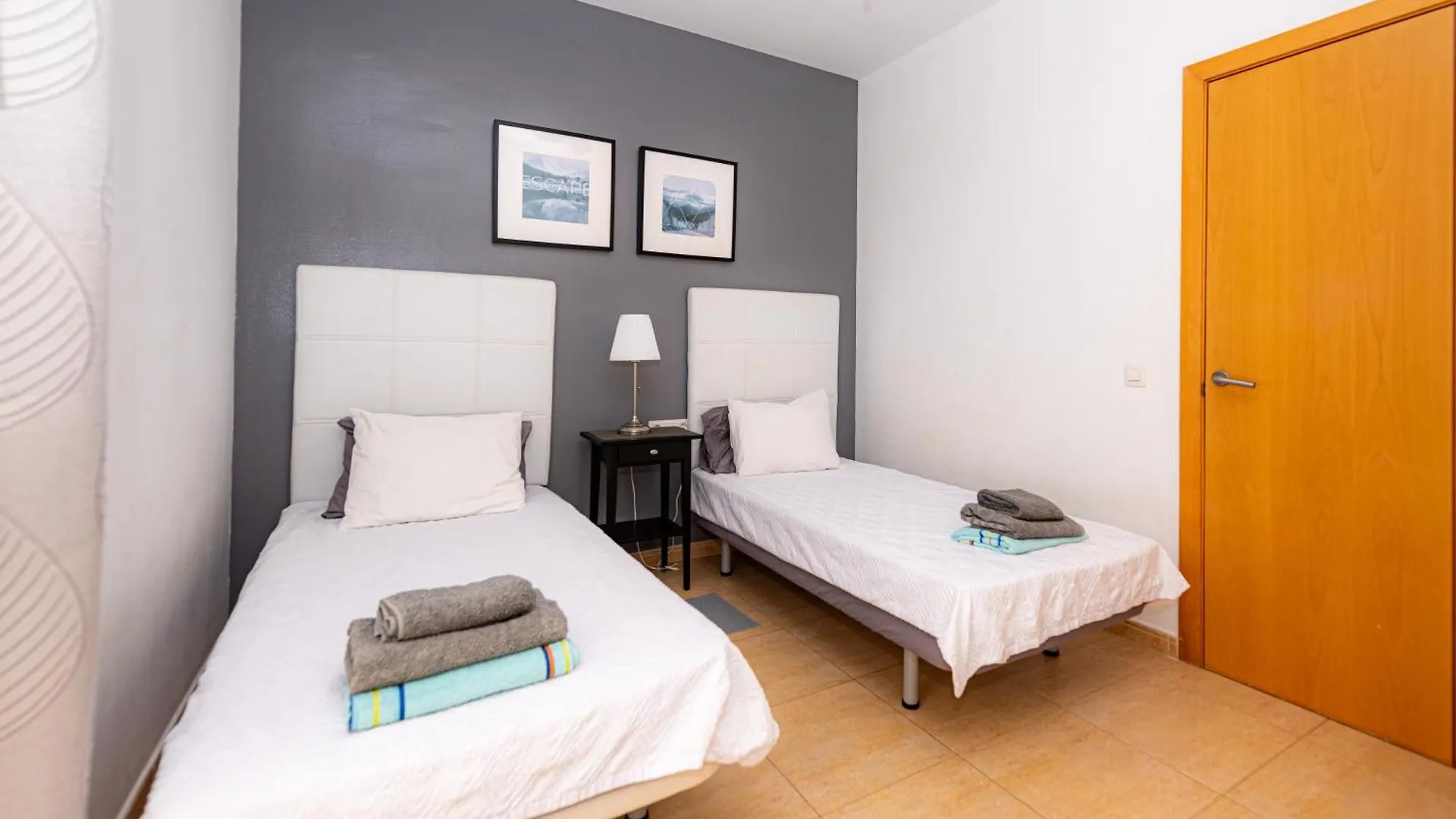 Holiday home Modern 3 Bedroom House With Large Pool And Fast Internet, 100Ft From The Sea - Sleeps 6 Caleta De Fuste