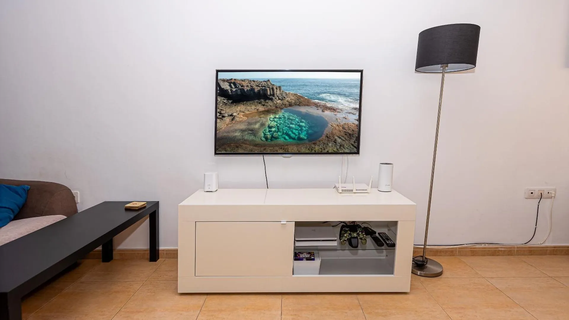 Holiday home Modern 3 Bedroom House With Large Pool And Fast Internet, 100Ft From The Sea - Sleeps 6 Caleta De Fuste