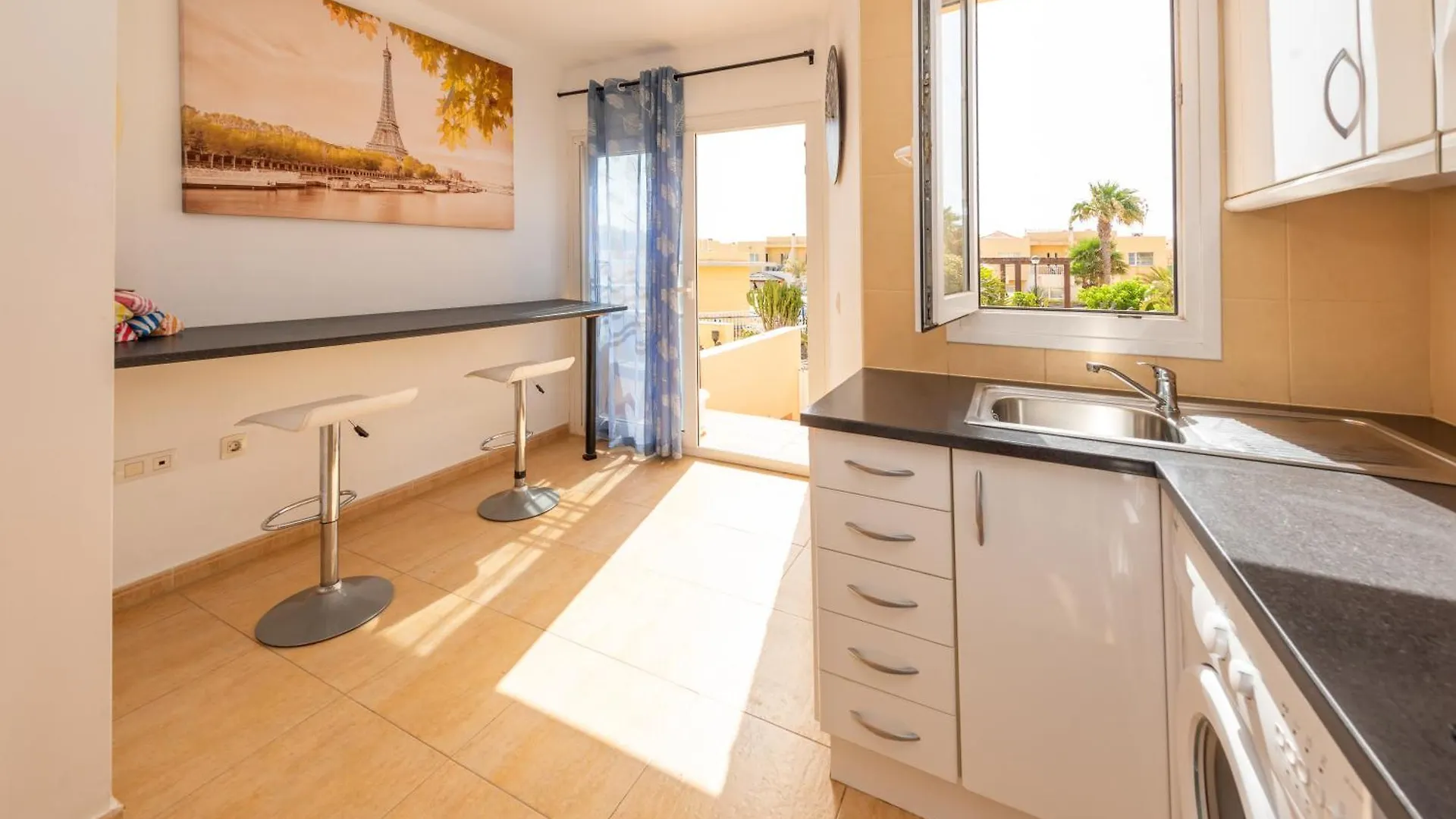 Modern 3 Bedroom House With Large Pool And Fast Internet, 100Ft From The Sea - Sleeps 6 Caleta De Fuste 0*,