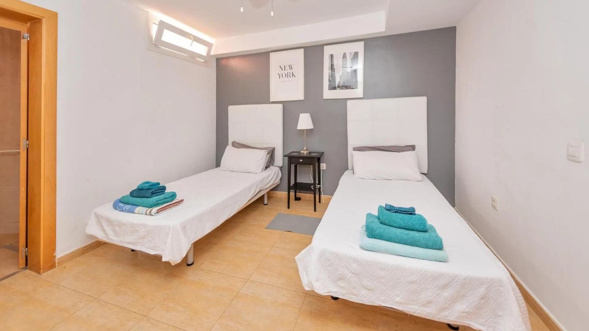 Modern 3 Bedroom House With Large Pool And Fast Internet, 100Ft From The Sea - Sleeps 6 Caleta De Fuste