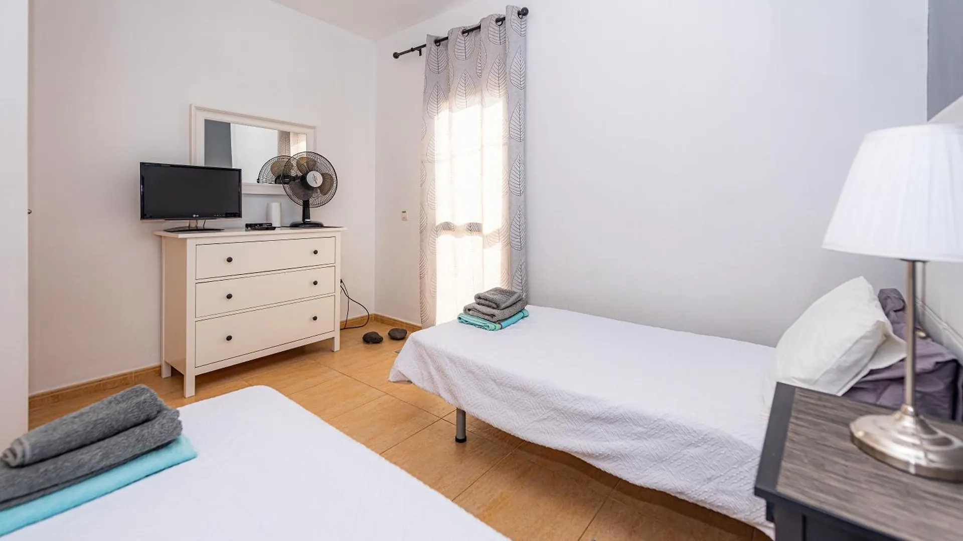 Modern 3 Bedroom House With Large Pool And Fast Internet, 100Ft From The Sea - Sleeps 6 Caleta De Fuste 0*,  Spain