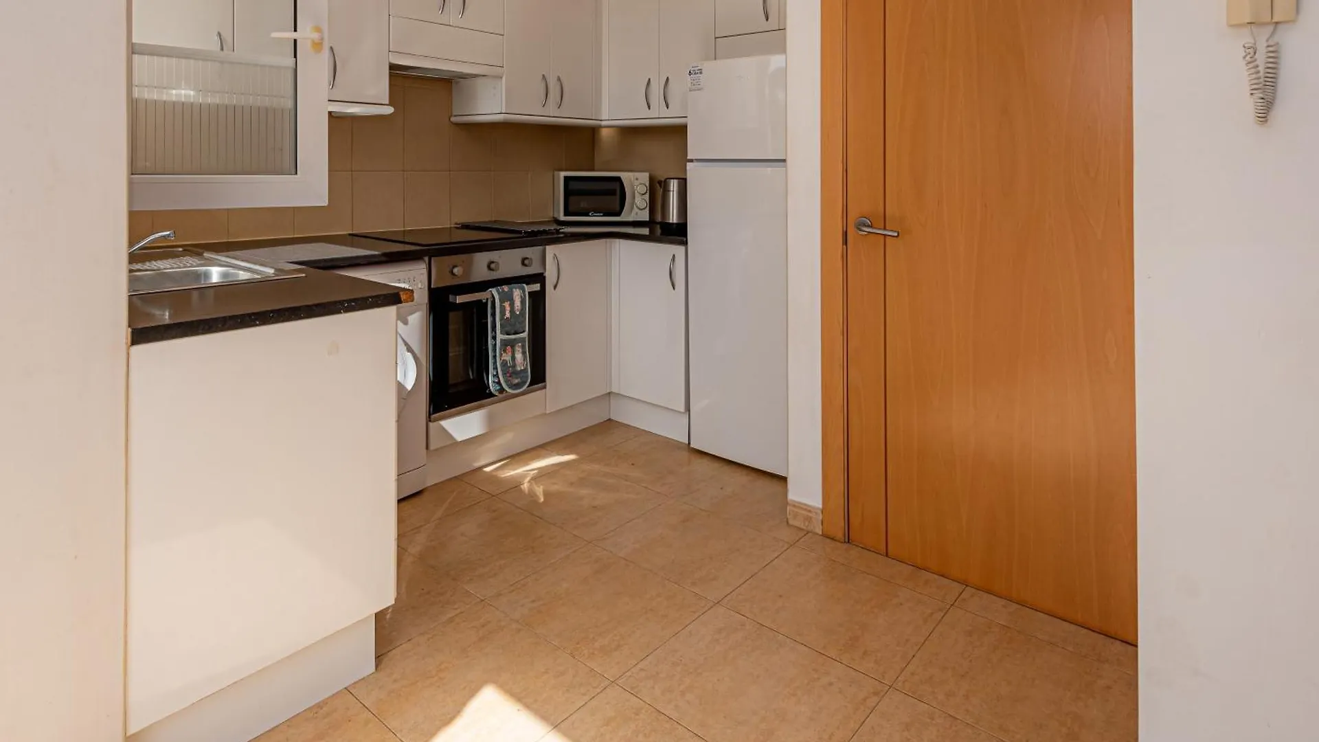 Holiday home Modern 3 Bedroom House With Large Pool And Fast Internet, 100Ft From The Sea - Sleeps 6 Caleta De Fuste